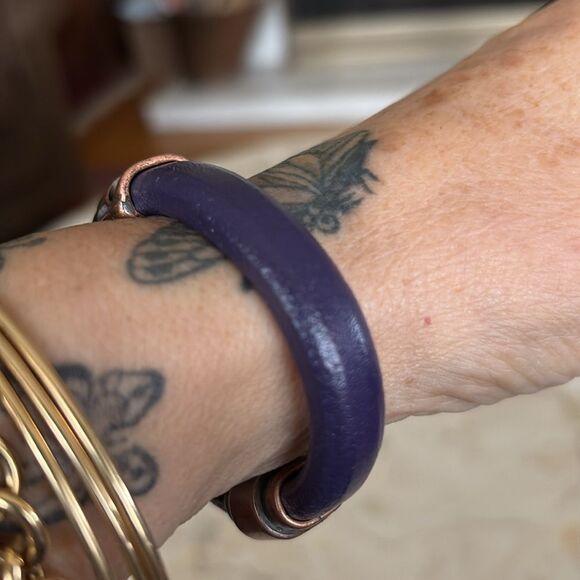 NEW! Leather Handcrafted Cuff Bracelet - Picture 2 of 8